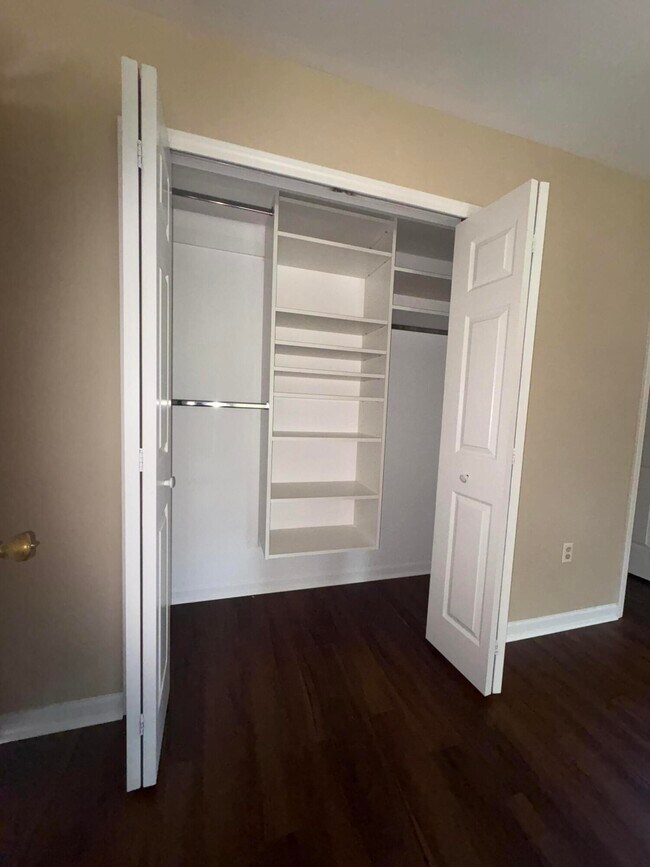 Building Photo - 37403 Stonegate Cir