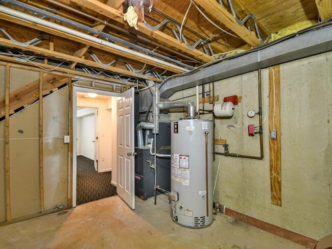 Building Photo - 1319 Belmont St NW