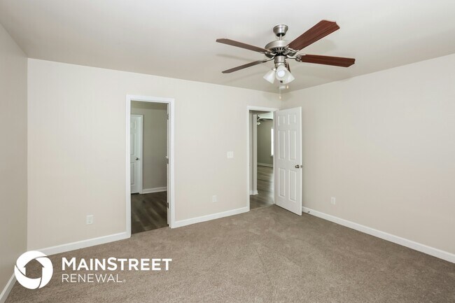 Building Photo - 4143 Broadstairs Dr SW