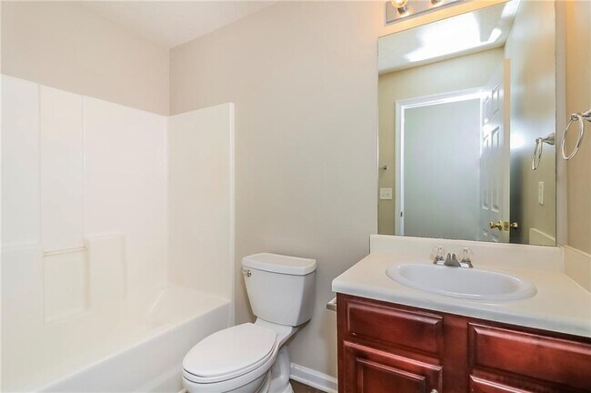 Building Photo - 629 Tomahawk Pl SW
