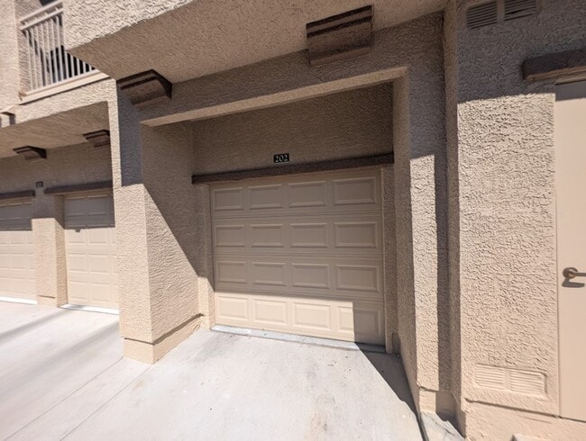 Building Photo - 10180 Delray Beach Ave