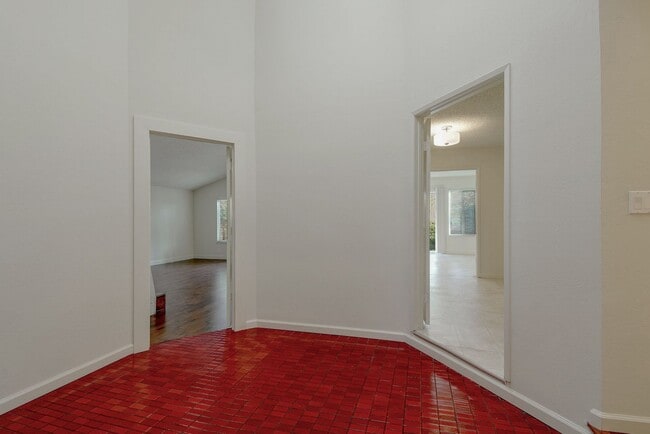 Building Photo - Single Family Home in the Heart of Santa Clara