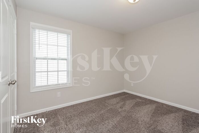 Building Photo - 107 E Americana Dr