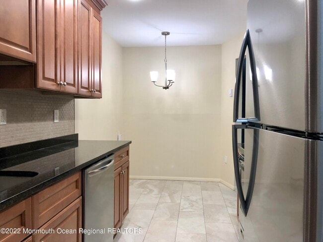 Building Photo - 169 Amberly Dr