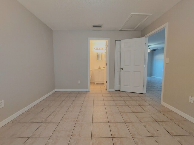 Building Photo - *First Month’s Rent FREE!* Spacious 3 Bedr...