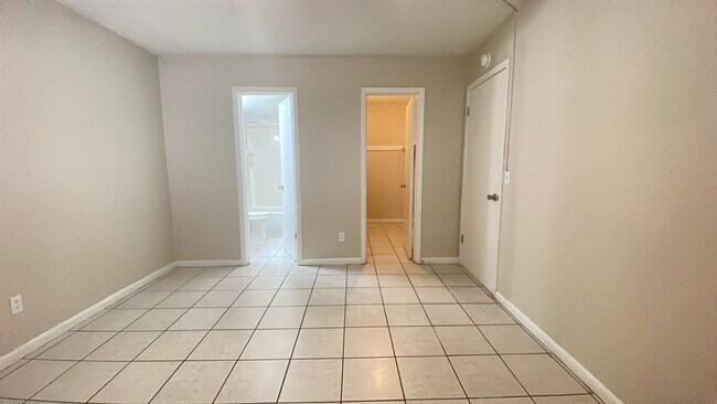 Building Photo - 1BD/1BA Apartment off Curry Ford in Henley...
