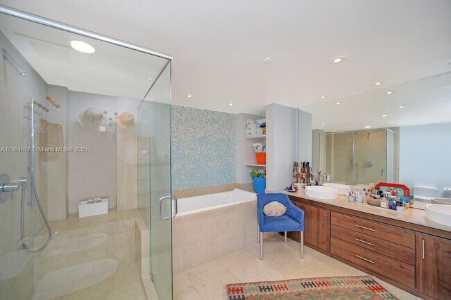 Building Photo - 465 Brickell Ave