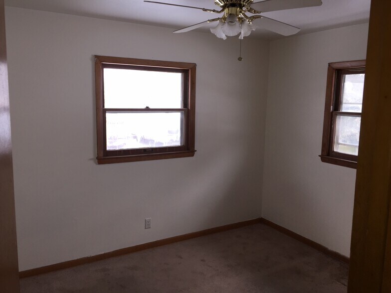 Building Photo - 926 Blackstone Ave