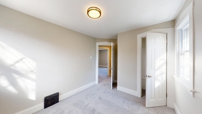 Building Photo - Cudell / West Boulevard Area - 3 bedroom/1...