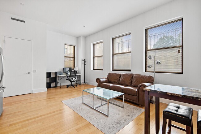 Building Photo - 4 Beacon Way