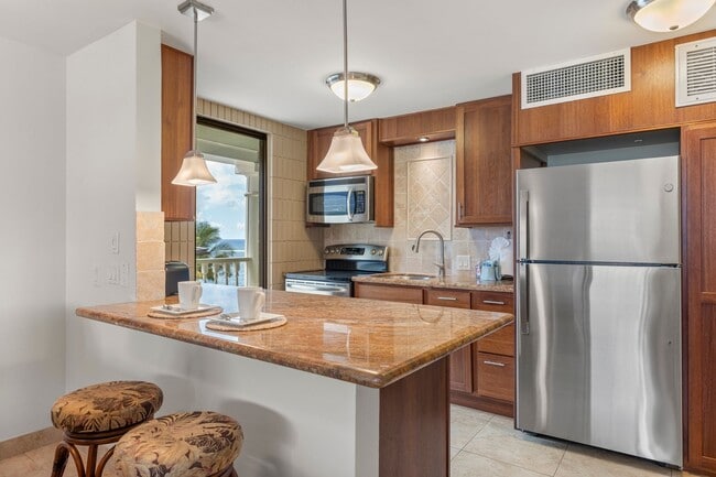 Building Photo - Lahaina Shores Fully Furnished One Bedroom