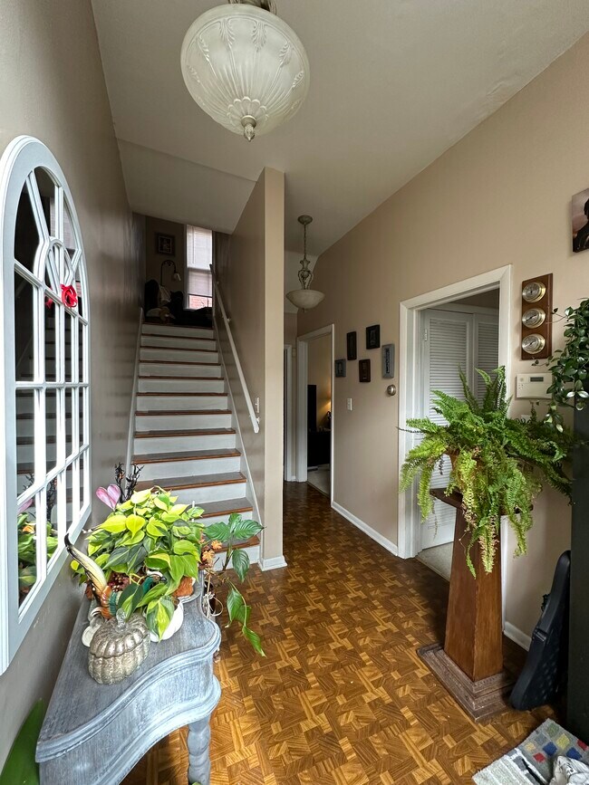 foyer - 560 S 3rd St
