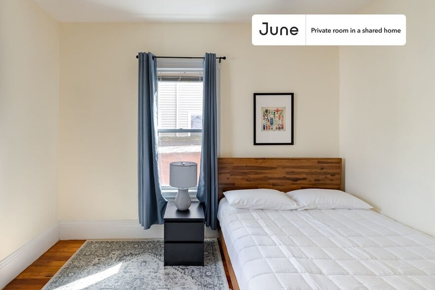 Building Photo - Room in Shared 4 bed/1 bath home in Somerville