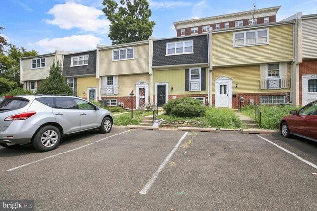 Building Photo - 6736 Emlen St