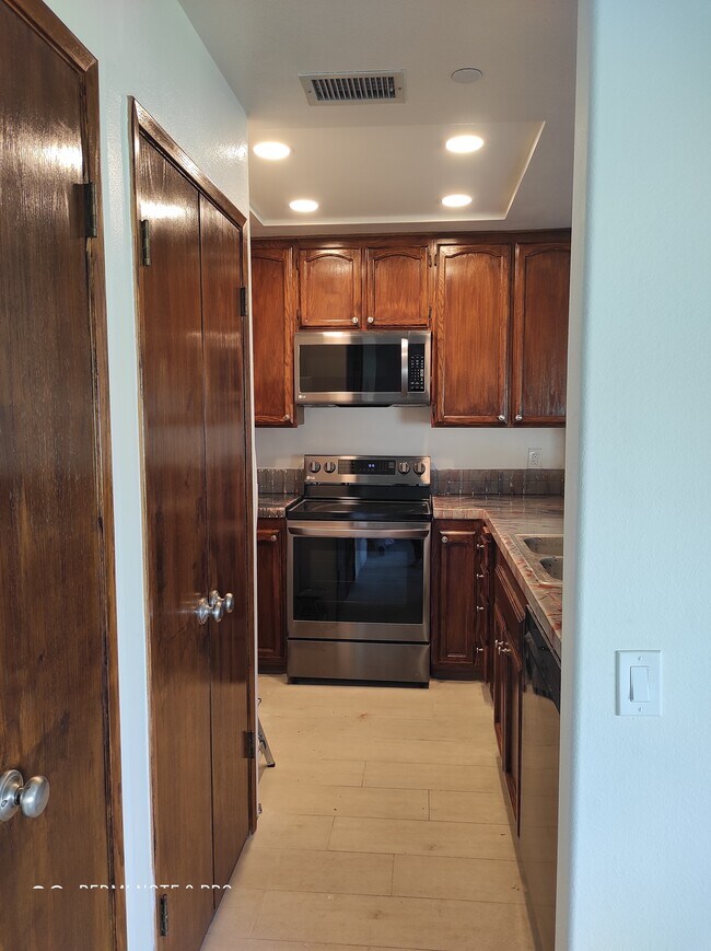 Building Photo - 12132 Royal Birkdale Row