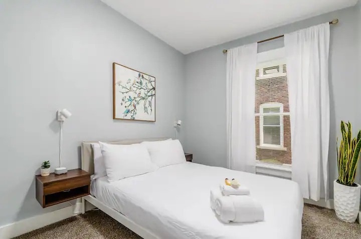 Bedroom 1 - 63 E Moler St