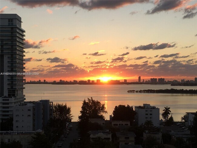 Building Photo - 350 NE 24th St