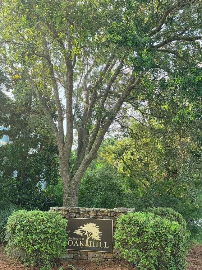 Building Photo - 1430 Regency Rd