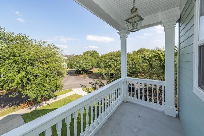 Building Photo - 302 White Gables Dr