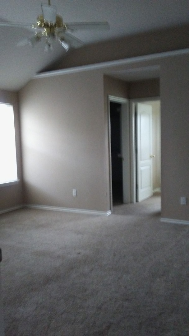 Building Photo - Very nice 3 bedroom home with an office in...