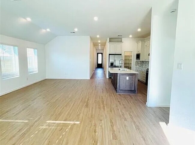 Building Photo - 4939 Sky Blf Dr