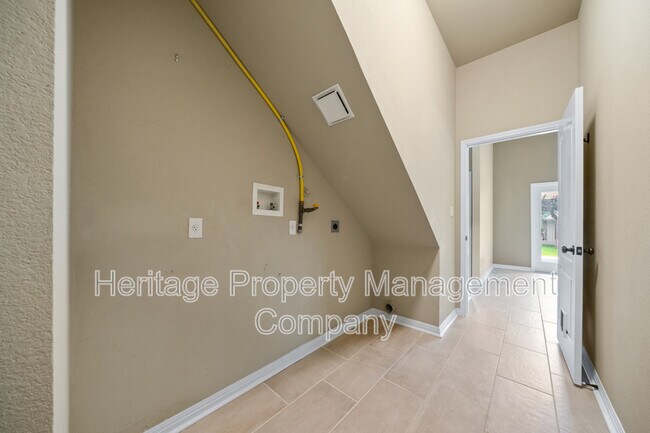 Building Photo - 8627 Magdalena Run