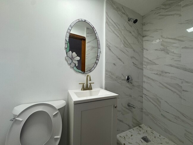 Building Photo - 40 Belmont St