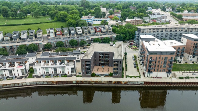 Building Photo - 2050 N Commerce St