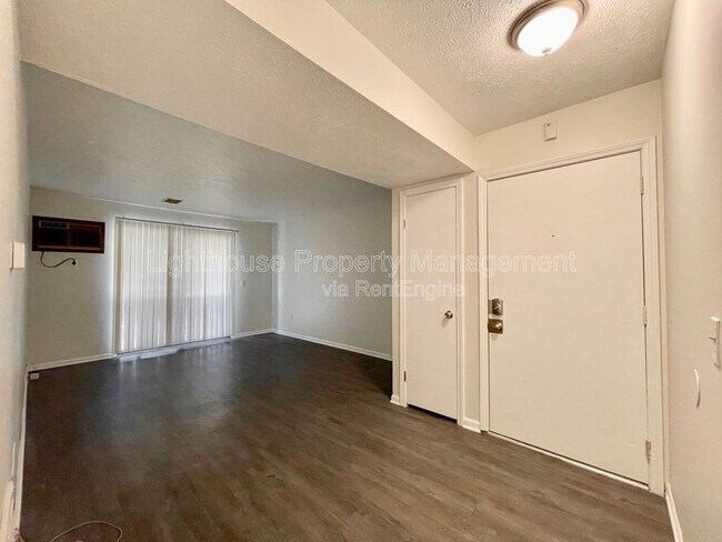 Building Photo - 2972 Vineland Ave SE