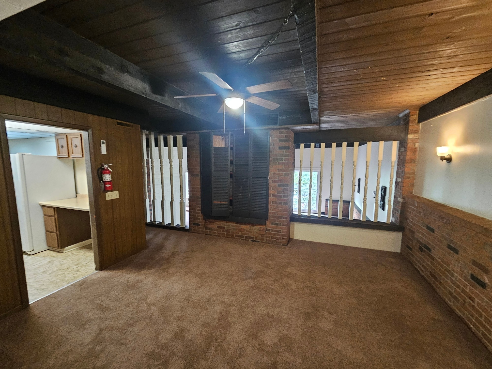 Building Photo - 2752 University Ave