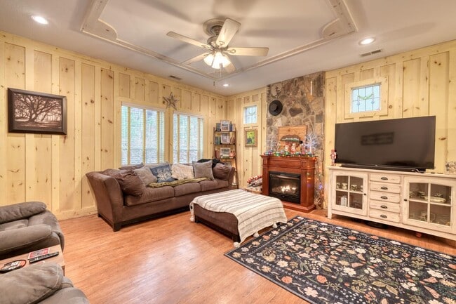 Building Photo - 88 Steelaway Ln