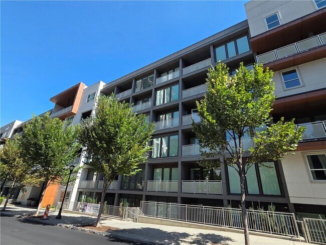 Building Photo - 775 Juniper St NE