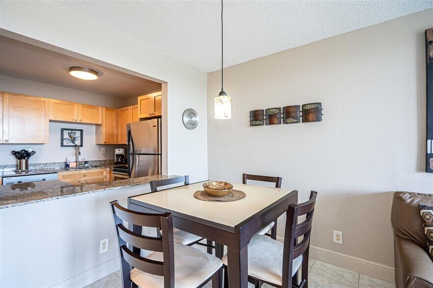 Building Photo - 1830 Embassy Dr