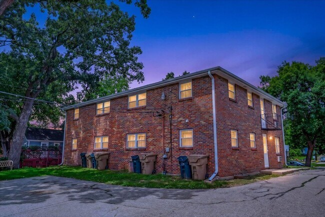 Building Photo - 5809 Raymond Rd