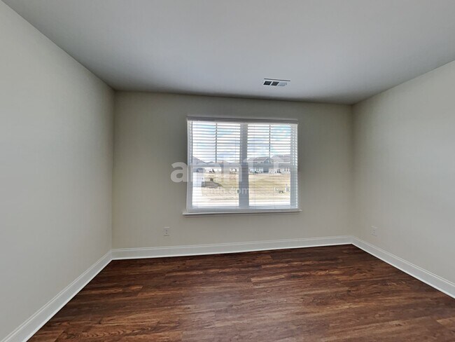 Building Photo - 4845 Chutney Dr