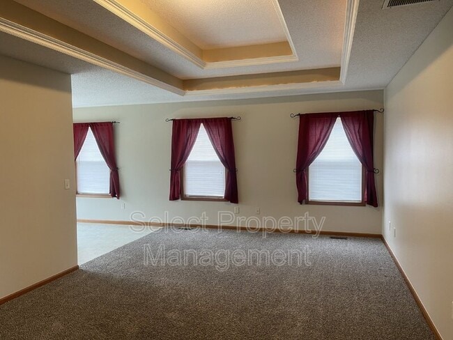 Building Photo - 9608 Yuma Dr