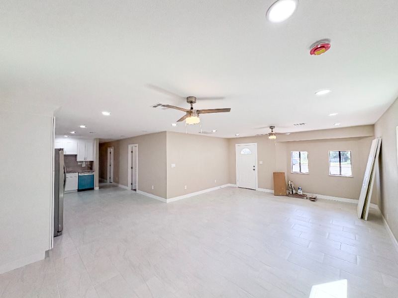 Building Photo - 1530 W 4th Pl