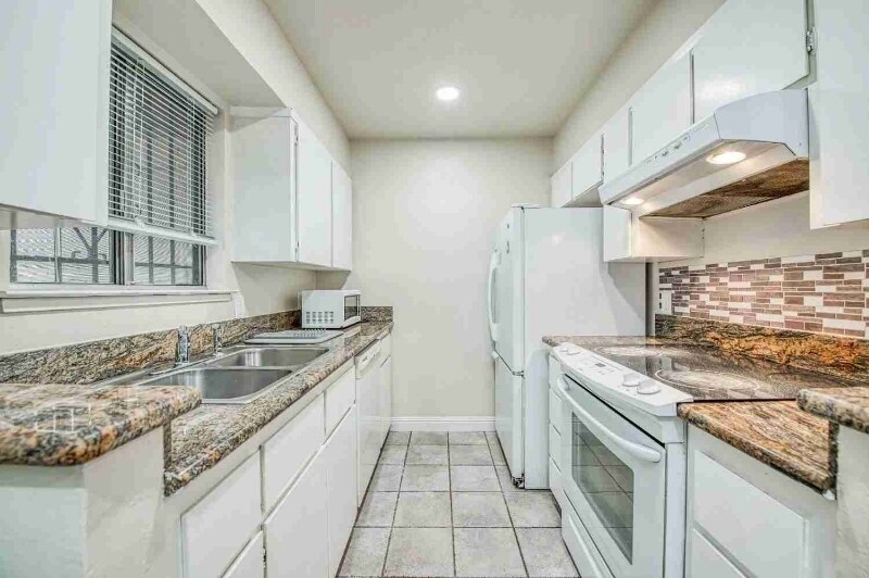 Building Photo - 5138 E Ashlan Ave