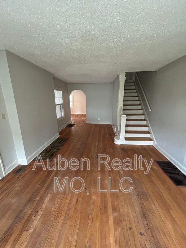Building Photo - 5412 Harrison St