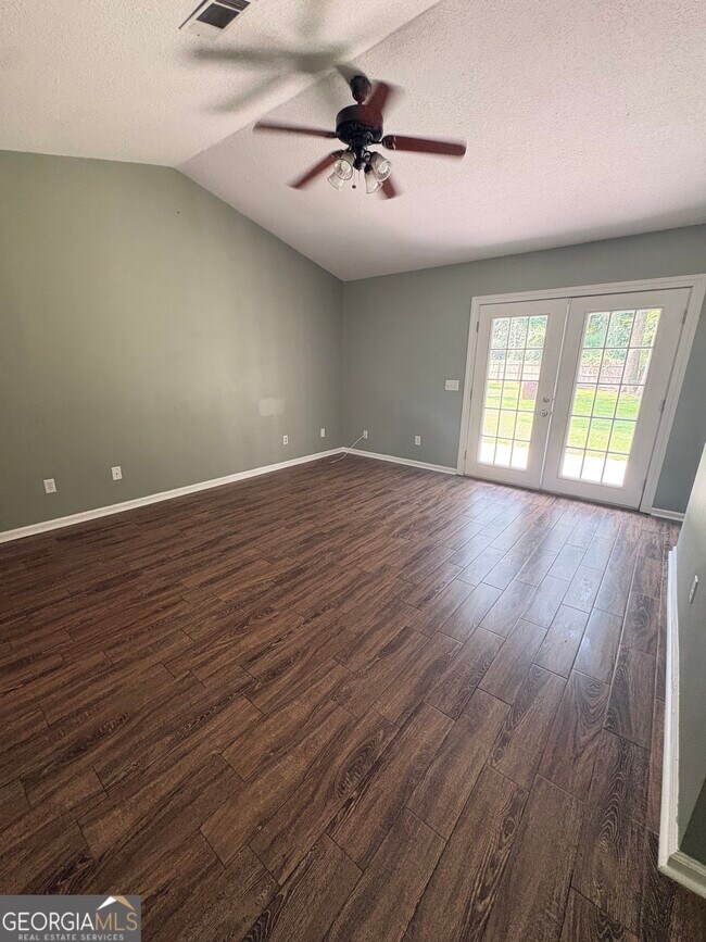 Building Photo - 112 Boxwood Ct