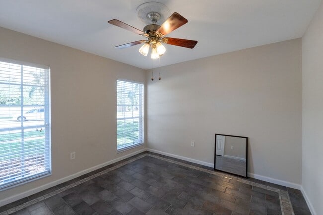 Building Photo - 2711 Breakwater Ct