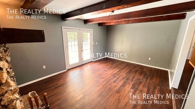 Building Photo - 1073 Leeward Dr