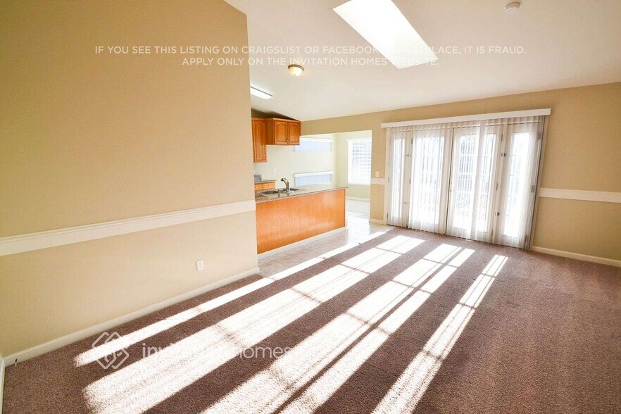 Building Photo - 569 E Wigeon Way