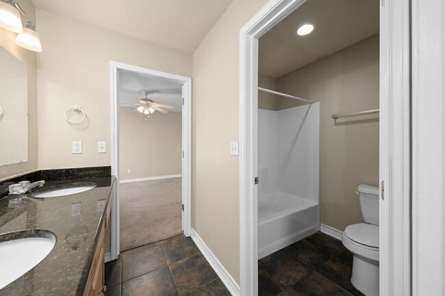 Building Photo - Walk to campus, Walk downtown, Shared Fenced Yard and Courtyard, Flat Rate Utilities!