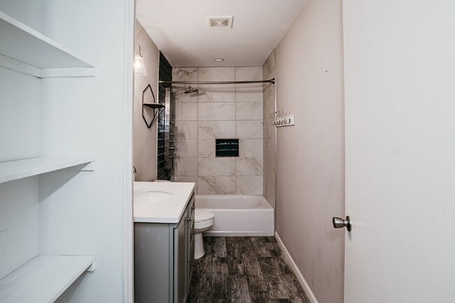 Building Photo - 3-Bedroom with 2 Full Baths Home in Charleston – Spacious 1,752 Sq