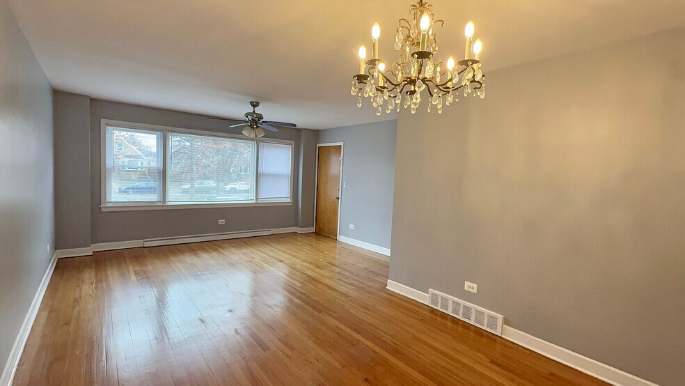 Building Photo - 2929 N Kolmar Ave