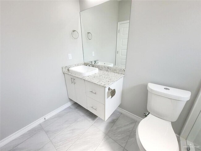Building Photo - 1409 Alta Vista Dr