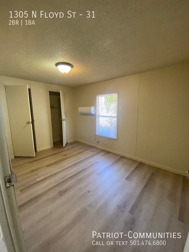 Building Photo - 1305 N Floyd St