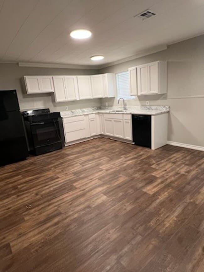 Building Photo - 3 Bed, 1 Bath House in Nederland!