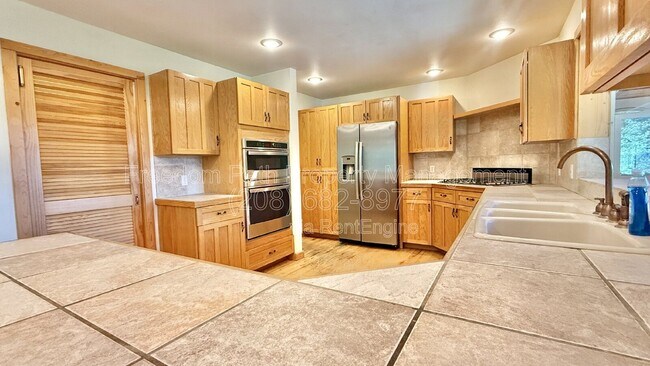 Building Photo - 166 Wildwood Ln